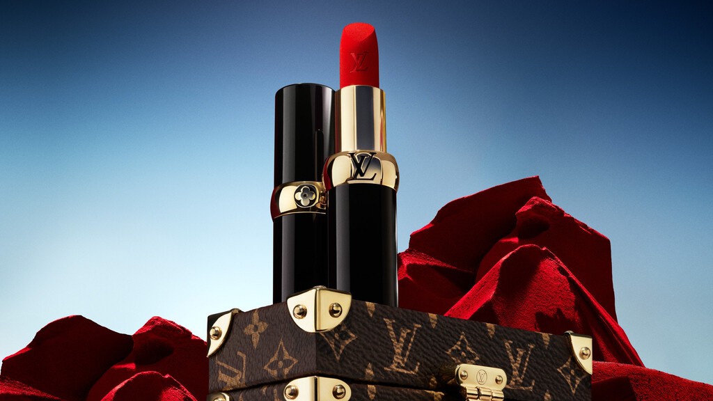 Louis Vuitton ha lanzado un pintalabios de 160 dólares: su estrategia ha recordado a la de Apple con sus iPhone